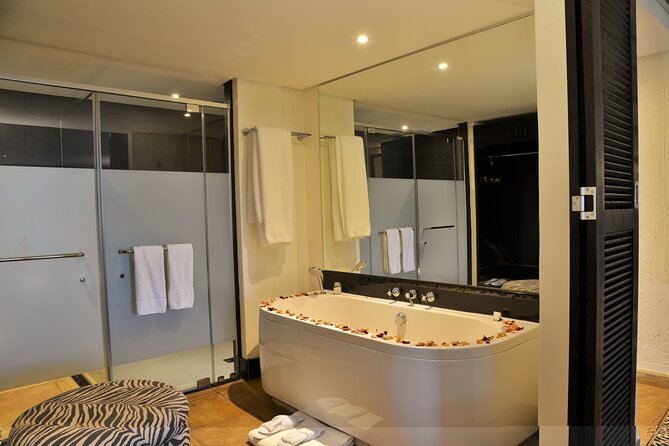2 Day 4 Star Pilanesberg Safari - Two Days to Chase the Big Five in Pilanesberg