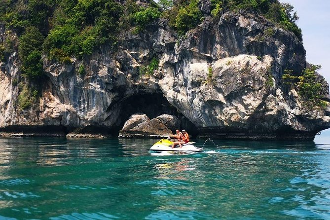3-Hour Jet Ski Safari from Koh Samui to Pig Island or Koh Phangan - The open-water ride: Five Islands area and the “secret island” time