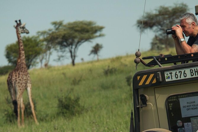 4 Day Great Migration Safari Serengeti & Ngorongoro Crater - Day 2: Serengeti around 06h00, plus an optional hot air balloon