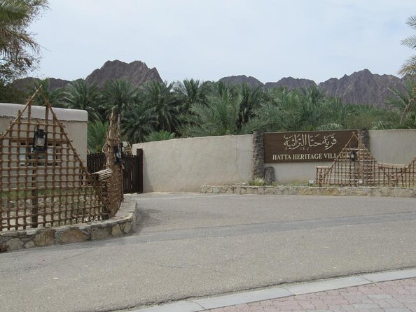 4x4 Hatta Safari to Fossil Rock & Honey Bee Garden visit with Breakfast - Desert Breakfast: Picnic Food With the Right Setting