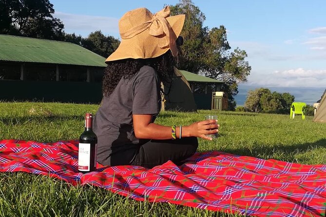 5 Days Budget Private Safari, Tanzania - Day 4: Ngorongoro Crater descent, black rhino possibility, and lunch choices