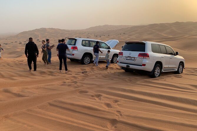 7-hour Small Group 4x4 Desert Safari Tour with Buffet Dinner in Dubai - Small group (15 max) and the “where it can slow down” reality