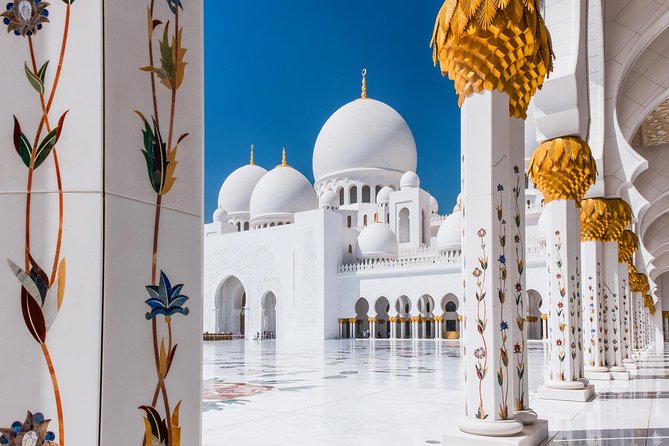 Abu Dhabi city tour & desert safari from Dubai - Getting from Dubai: start time, pacing, and the heat factor