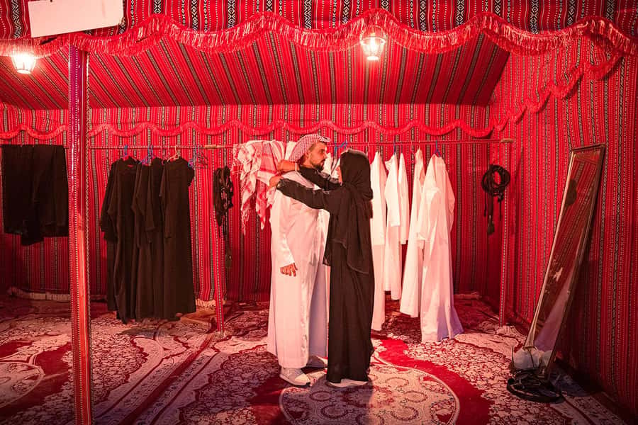 Abu Dhabi: Desert Safari with BBQ, Belly & Tannura Dance - Photo stop in the dunes: quick, but worth it