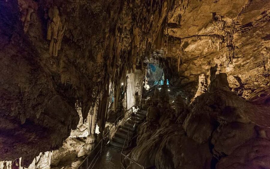 Alanya:4x4 Jeep Safari and Cave Tour With Lunch At Dim River - The off-road experience: bumpy roads, real tracks, and a guided pace