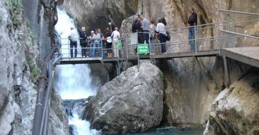 Alanya: Jeep Safari and Sapadere Canyon Tour with Lunch - A 5-hour Alanya jeep safari that’s built around Sapadere’s water