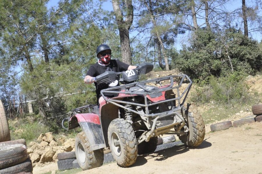 Alanya: Quad Safari Experience with Hotel Transfers - Guides and group vibe: from Ahmet and Oscar to paparazzi photos