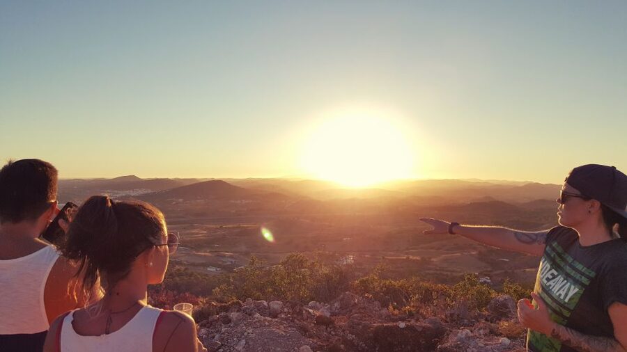 Algarve: Sunset Jeep Safari Tour - Sunset at the highest point: how to get the best photos