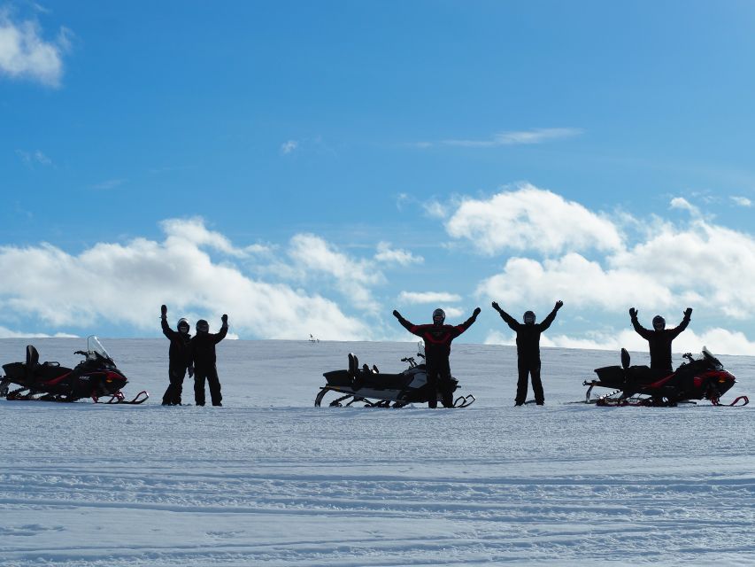 Alta: Guided Snowmobile Safari on Finnmarksvidda With Snacks - Driving frozen lakes on Finnmarksvidda: the main event