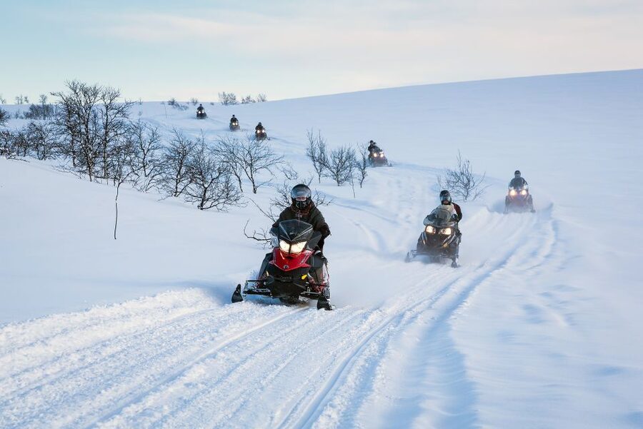 Alta: Guided Snowmobile Safari on Finnmarksvidda With Snacks - The mountain cabin stop: warm Norway, not just sightseeing