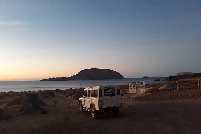 Amazing Jeep Safari at Graciosa Island, Lanzarote - Stop 2: Arco de los Caletones and the Power of Basalt