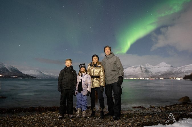 Aurora Safari Chase by big bus, free Photos, toilet onboard - Timing, Stops, and Why You Might See the Lights Late