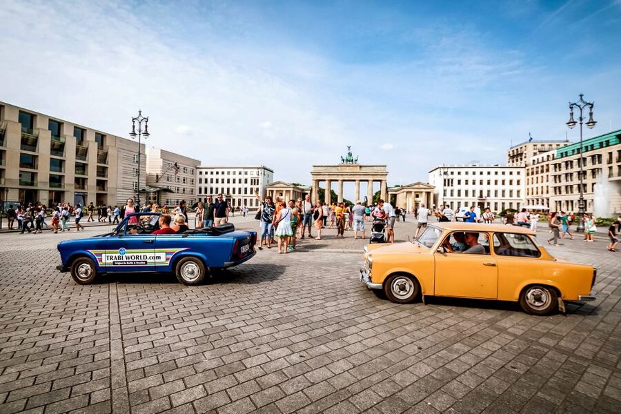 Berlin: 75-minute Trabi Safari - Getting trained fast: the technical instruction that actually matters