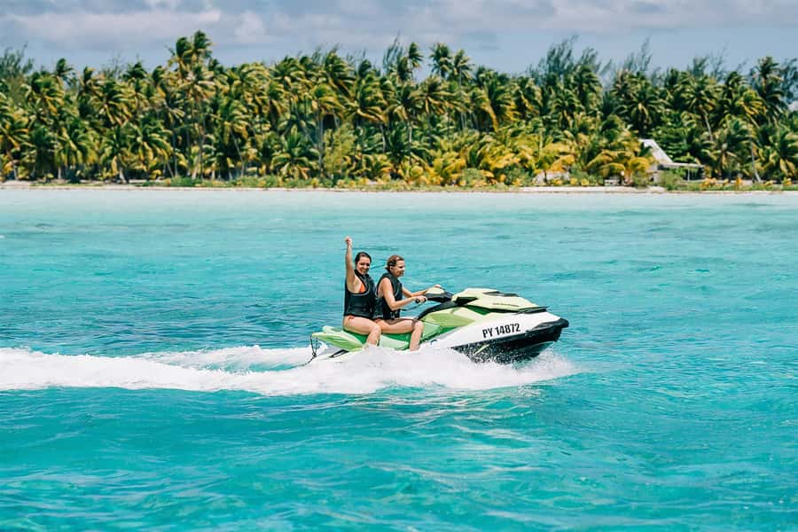 Bora Bora: Jet Ski, Lunch & Shark/ Ray Safari - Bloody Mary’s lunch: a real break, not an afterthought