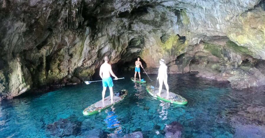 Cala Ratjada: SUP SAFARI TOUR 2H - Meeting at the shop and getting set up fast