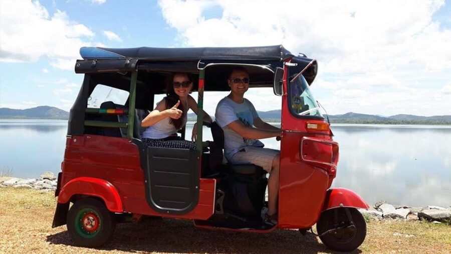 Colombo: Sightseeing Tour by Tuk Tuk Safari - All Inclusive - Tea Triumph and the King Coconut welcome: small breaks that matter