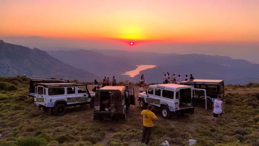 Crete: Sunset Safari - A 6-hour mix of villages, gorges, and a Minoan sunset