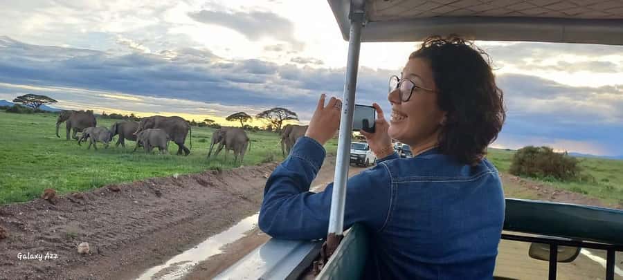 DAY TRIP AMBOSELI NATIONAL PARK FROM NAIROBI BUDGET SAFARI. - Picnic lunch in the park: quick break, real scenery