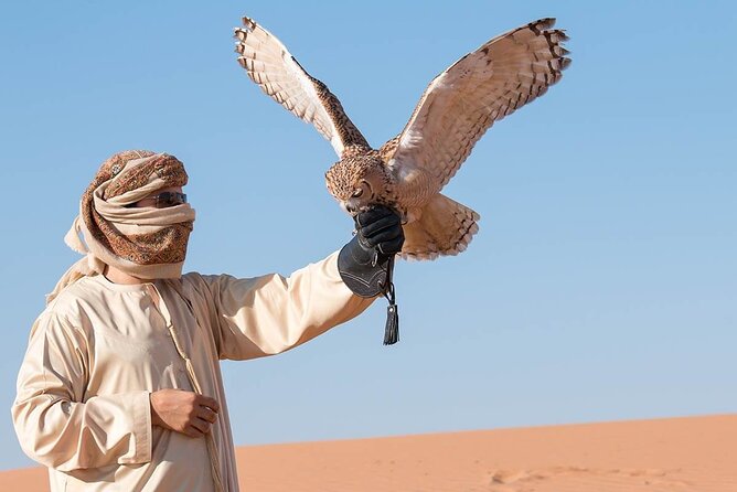 Desert Safari Dubai with BBQ Buffet Dinner - Dune Bashing and Sandboarding: The Main Event