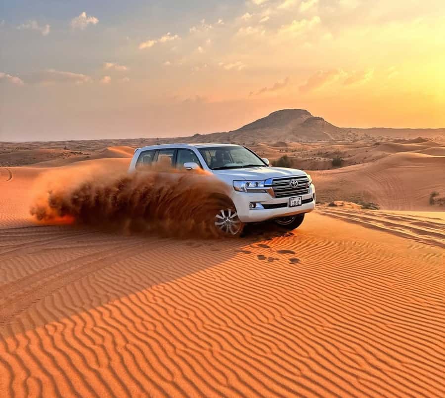 Doha: Inland Sea Desert Safari with Sunset & Sunrise Views - Getting the right guide: why names like Salman, Kareem, Tariq, and Nomii matter