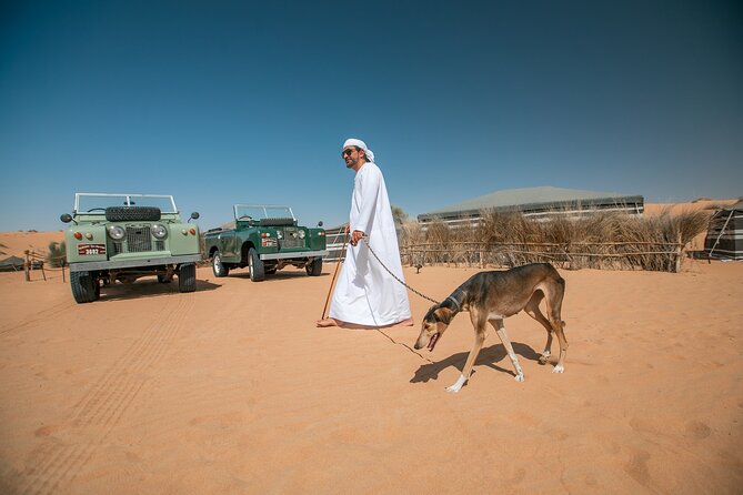 Dubai: Bedouin Culture Safari - The one-hour nature safari in a vintage Land Rover