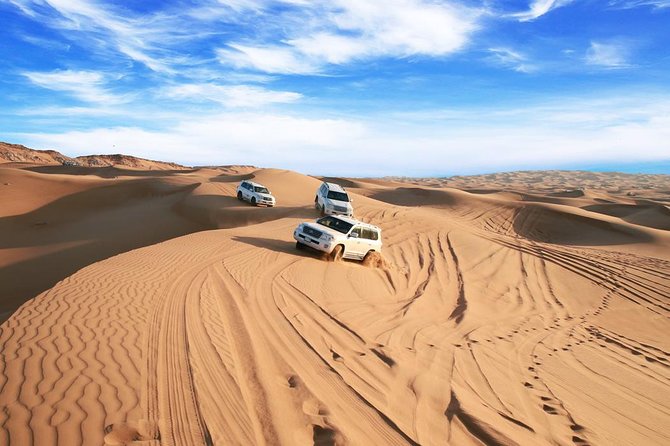 Dubai Desert Journey: Red Dunes Safari with BBQ in Bedouin Camp - Shared vs private 4WD: which one fits you best