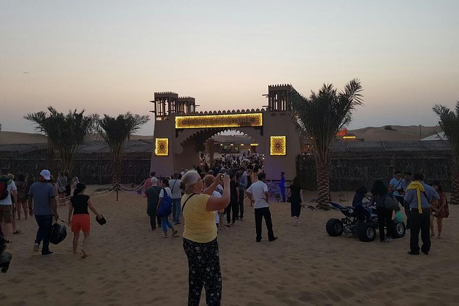 Dubai Desert Safari evening with VIP Treat , BBQ Buffet and Exciting Liveshows - Getting the best photos without burning time