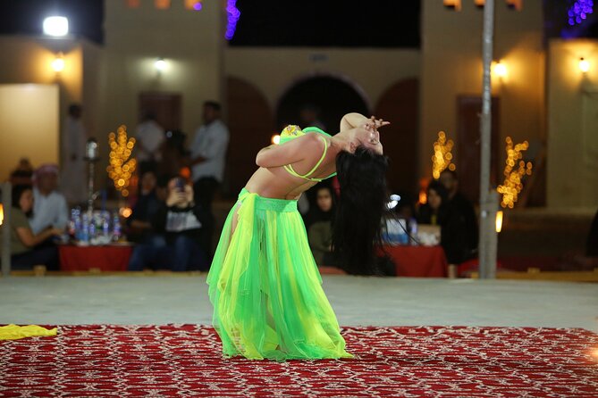 Dubai Desert Safari with Belly Dance, Fire Show and Tanura Show-The Full Package - Group size and comfort: why “up to 6” changes the feel