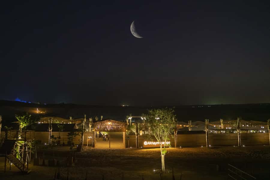 Dubai: Desert Safari with Camp, Dinner, & Optional Overnight - Sunset viewing: where the photos actually happen