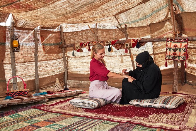 Dubai Evening Heritage Safari by Vintage G Class Al Marmoom Oasis - Campfire Folktales and Telescope Stargazing at Night