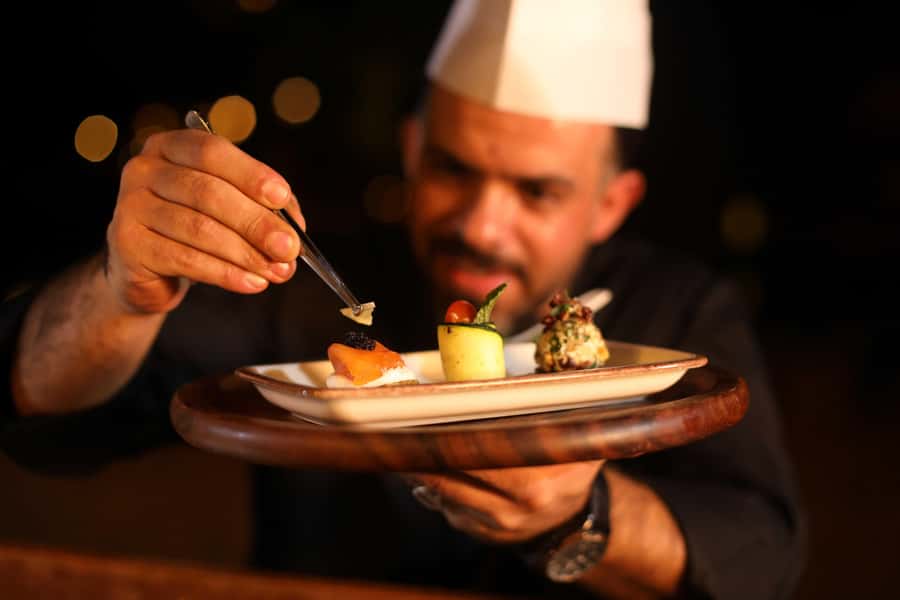 Dubai: Luxury Safari with Michelin-Curated 5-Course Dinner - Falconry at Sunset: Showmanship, Plus a Potential Catch