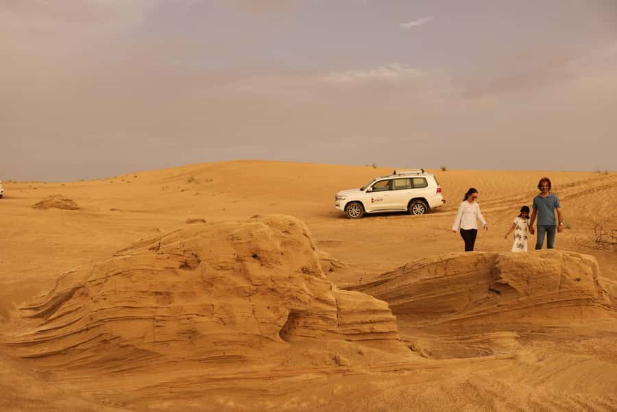 Dubai: Morning Desert Safari with Camel Ride & Sandboarding - Photo stops and how to come home with real keepers