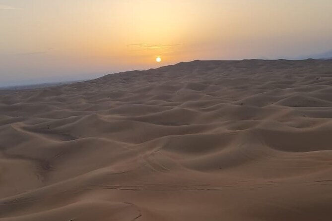 Dubai: Unique SUNRISE 4WD Red Dunes Safari - Guides at dawn: why attention matters at 4:30