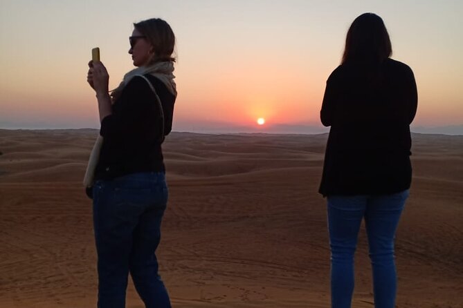 Dubai: Unique SUNRISE 4WD Red Dunes Safari - Pickup and the morning prep you should actually do