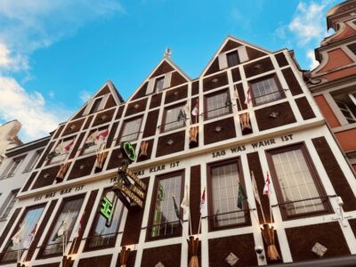 Düsseldorf: Altbier-Safari Beer Walking Tour - Walking Route: From Burgplatz to Five Microbreweries
