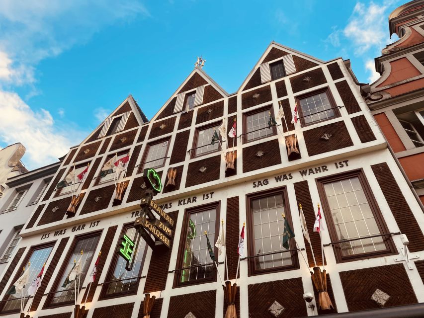 Düsseldorf: Altbier-Safari Beer Walking Tour - Walking Route: From Burgplatz to Five Microbreweries