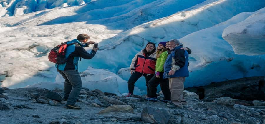 El Calafate: Safari Azul Los Glaciares Trekking Tour - From El Calafate to Bajo de las Sombras: the long route that’s worth it