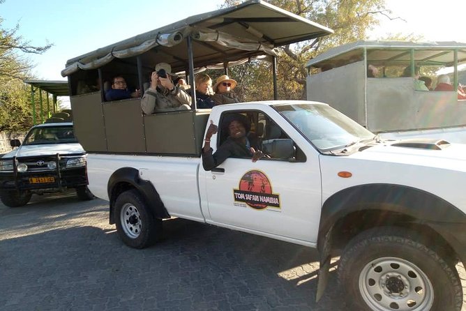 ETOSHA PARK SAFARI with local guides in 9-seater 4x4s - Getting to Etosha Pan fast, without the drive tax