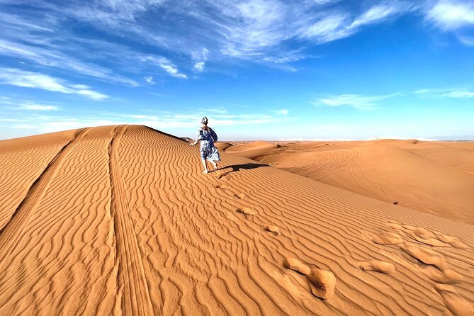 Exclusive Desert safari - Cultural Show in the Desert: Belly Dancing and More