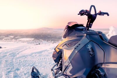 Family Snowmobile Safari in Rovaniemi - How driving works: twin snowmobiles, driver swaps, and the B license rule