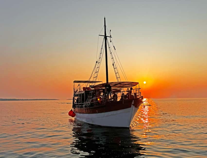 Fazana: Dolphin Finder in Brijuni islands Safari with Dinner - Fažana at golden hour: your departure vibe