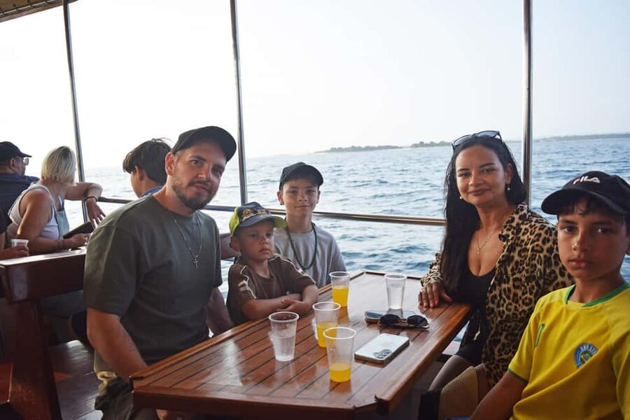 Fazana: Dolphin Finder in Brijuni islands Safari with Dinner - Dinner on board + the private table: the comfort upgrade