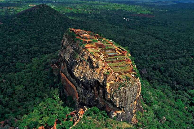 From Colombo: Sigiriya & Dambulla Day Tour with Safari - Dambulla Cave Temple: murals, Buddha figures, and a daily pause