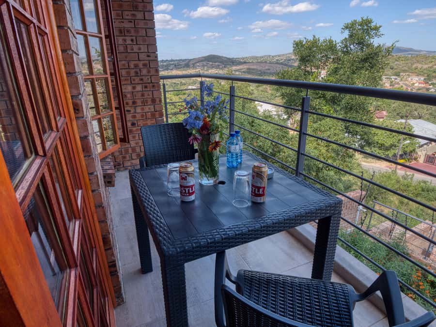 From Johannesburg: Kruger National Park 3-Day Safari - Skukuza Camp lunch by the Sabie River: where breaks turn into a moment