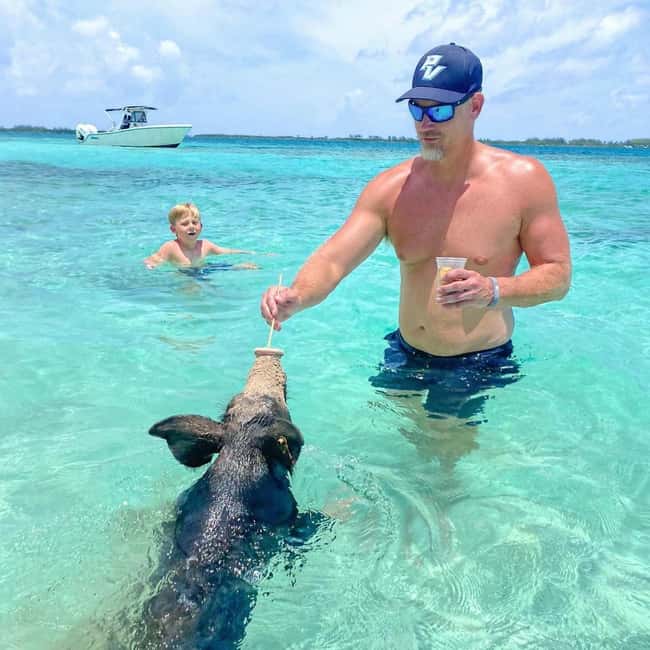 From Nassau: Swim with Pigs Safari - Meeting at Woodes Rodgers Walk: quick start without hotel pickup