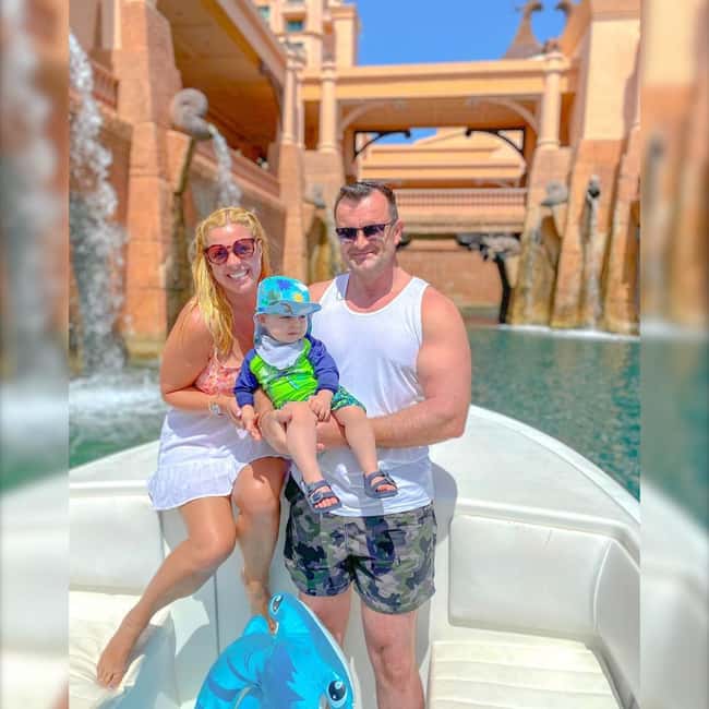 From Nassau: Swim with Pigs Safari - Unlimited drinks, Wi-Fi, and a small-group boat feel