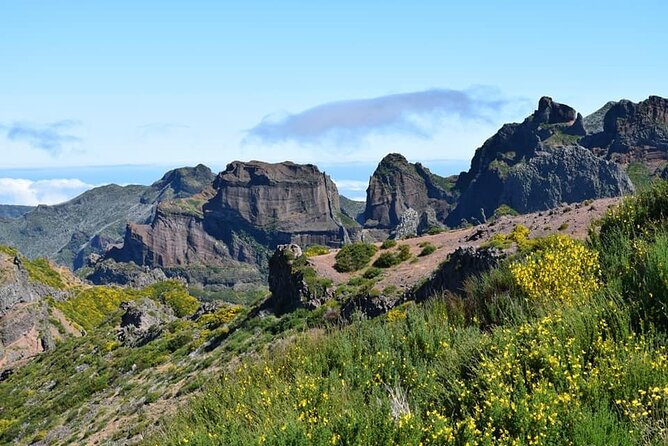 Full Day Jeep Safari East - Pico do Areeiro - Santana - Ponta de são Lourenço - Santana’s Thatched Houses and Your Lunch Time Slot