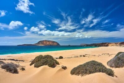 Graciosa Island: Jeep Safari Playa De las Conchas - How the Jeep Safari Works: Small Groups and Scenic Timing