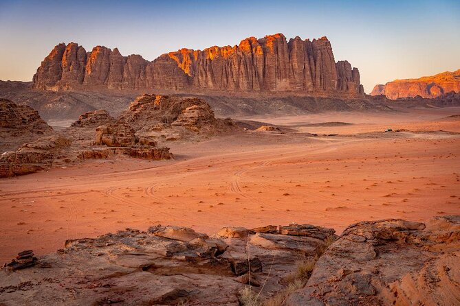 Half-Day Jeep Safari "Wadi Rum Highlights!" w/ Professional Bedouin Guide - Key highlights at a glance