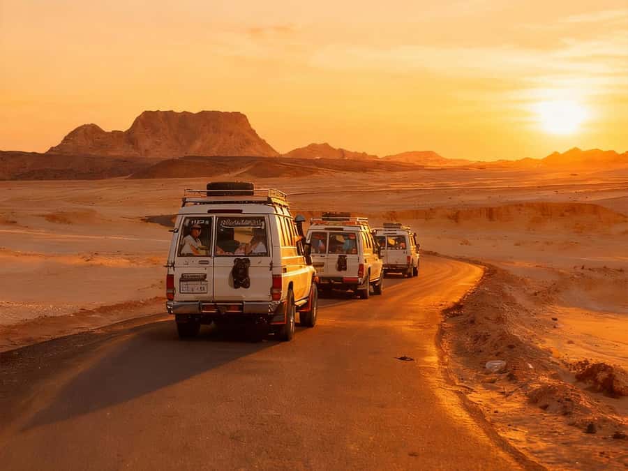 Hurghada: 6-Hour Jeep Desert Safari, Dinner, and Show - Quad and buggy time: the fun part, with limits you should know